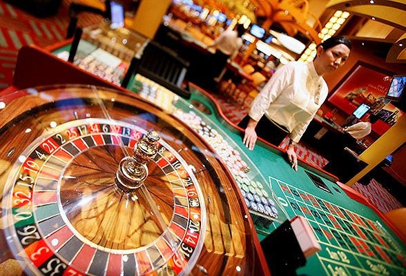 Lần đầu tiên người Việt được vào chơi casino mở trên lãnh thổ Việt Nam.