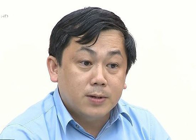Ông Hoàng Hồng Giang, Cục trưởng Cục Đường thủy nội địa Việt Nam bị kỷ luật khiển trách.