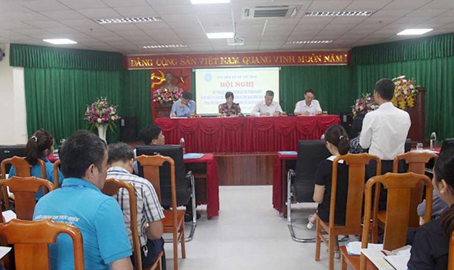 Đại diện BHXH Việt Nam đối thoại với doanh nghiệp tại Bắc Ninh.
