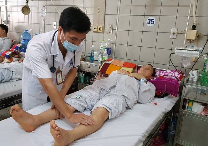 Ông Đ. đang được điều trị tại Khoa Thận Tiết niệu- Bệnh viện Bạch Mai