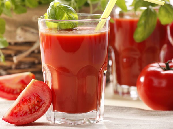 Chất xeton trong cà chua có tác dụng hạ huyết áp, lợi tiểu. Hàm lượng vitamin C trong cà chua không cao nhưng khó phá hủy, giúp làm mềm huyết quản nên có tác dụng chống xơ cứng động mạch và chống ung thư. Ảnh minh hoạ: Internet