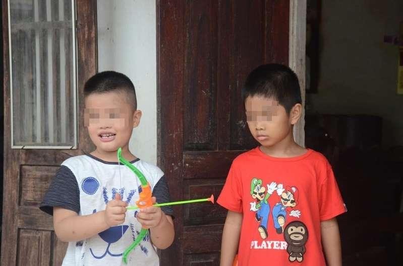 Hai bé trai trong vụ trao nhầm con tại Ba Vì, Hà Nội