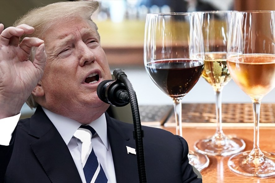 Tổng thống Mỹ Donald Trump dọa tính thuế với rượu của Pháp. Ảnh: Getty.
