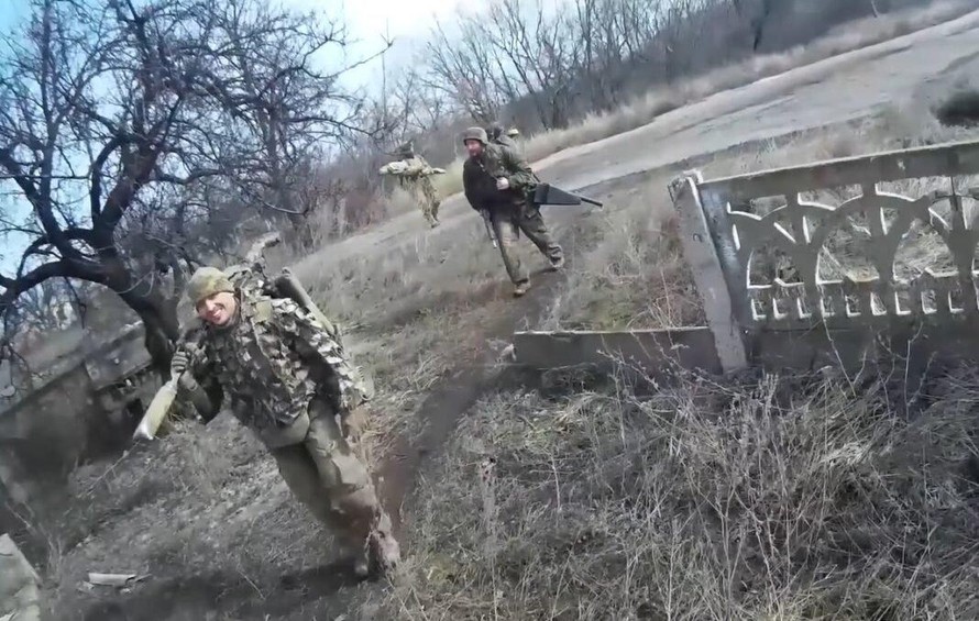 Nga cử đội bắn tỉa tới miền đông Ukraine