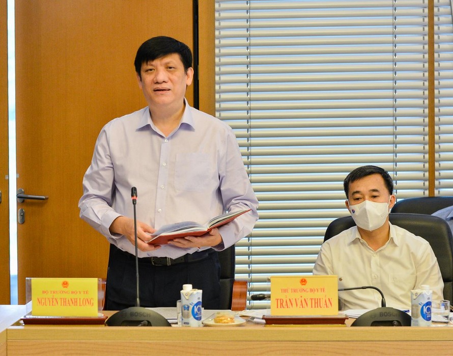 Bộ trưởng Bộ Y tế Nguyễn Thanh Long tại Phiên họp. Ảnh QH 