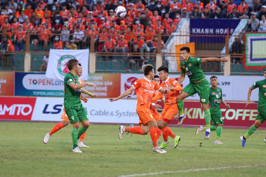 Tân binh Bình Định khiến Sài Gòn FC 'nếm trái đắng'