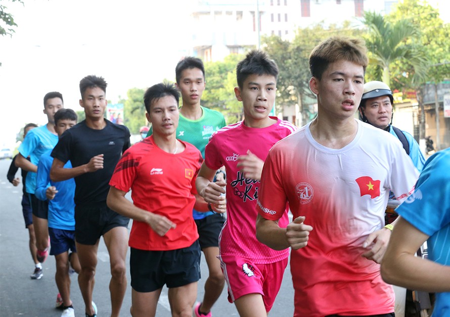 Đoàn Quân đội ‘rèn quân’ sẵn sàng tranh tài tại Tiền Phong Marathon 2021