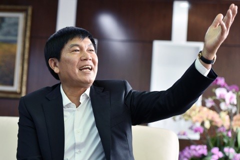 Ông Trần Đình Long, Chủ tịch Hòa Phát trở thành người giàu thứ 2 trên thị trường chứng khoán VIệt Nam.