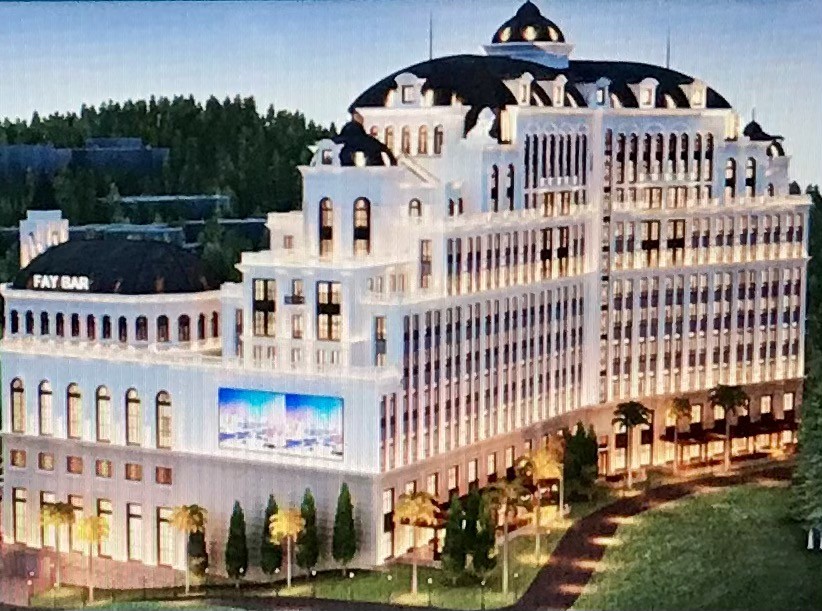 Tổ hợp khách sạn Victory cao 12 tầng nổi và 2 tầng hầm được chuyển đổi từ đất công viên, cây xanh Ảnh: Minh Tuấn 