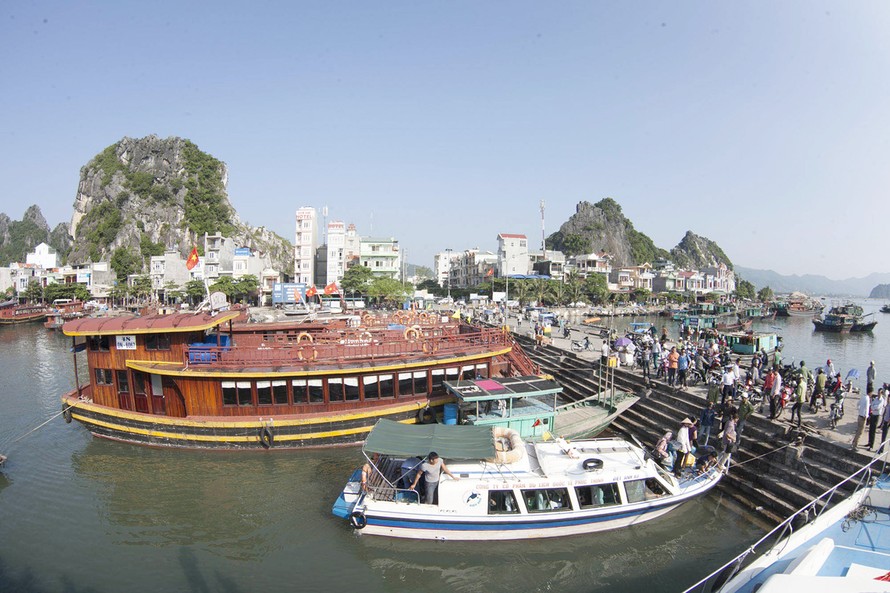 Bến cảng Cái Rồng, huyện Vân Đồn, Quảng Ninh.