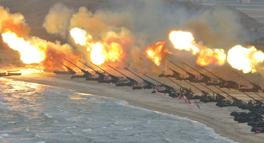 Cuộc tập trận bắn đạn thật của Triều Tiên hôm 25/3/2016. Ảnh: KCNA