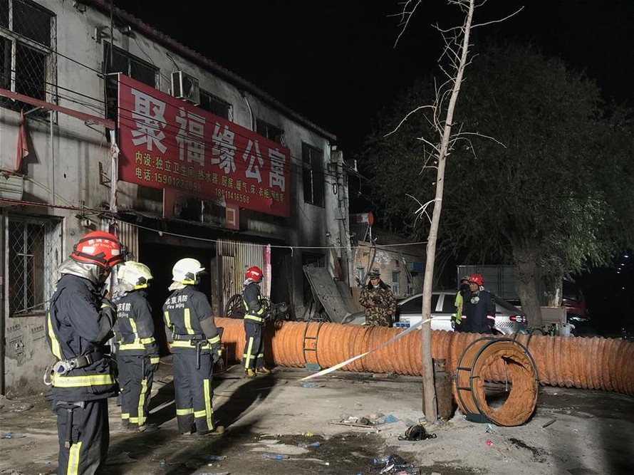 Hiện trường vụ cháy khiến 27 người thương vong ở Bắc Kinh. Ảnh: Tân Hoa Xã