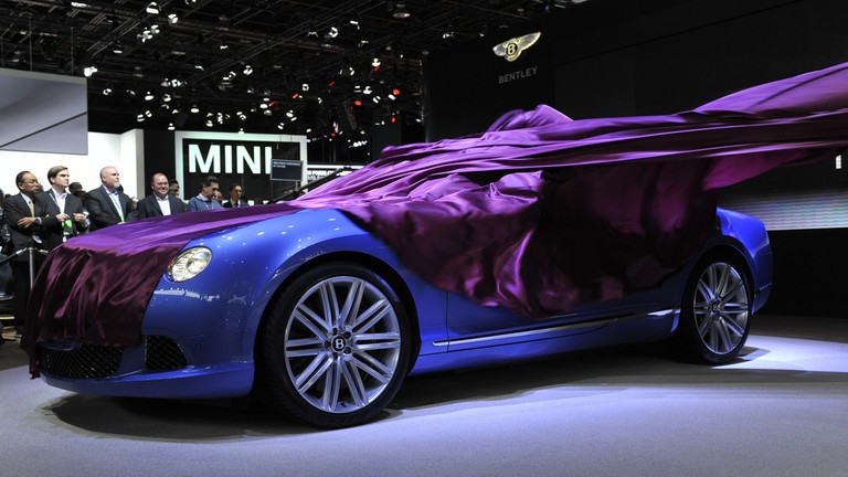 Chiếc xe Bentley Continental GT Convertible 2020. Ảnh: Reuters
