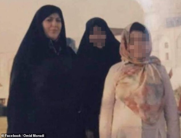 Zahra Ismaili (trái) bị kết án tử hình vì tội giết chồng. 