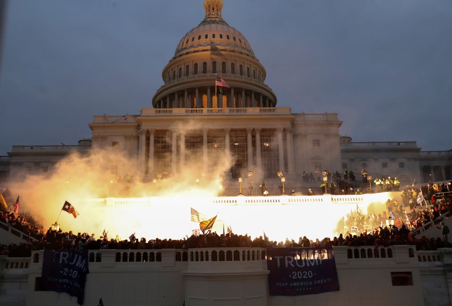Vụ bạo loạn ngày 6/1 tại Điện Capitol. Ảnh: Reuters
