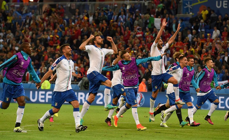 Niềm vui chiến thắng của các cầu thủ Italia.