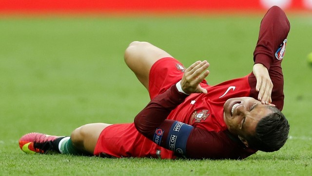 Ronaldo có thể phải nghỉ dài hạn vì chấn thương gặp phải ở trận chung kết.