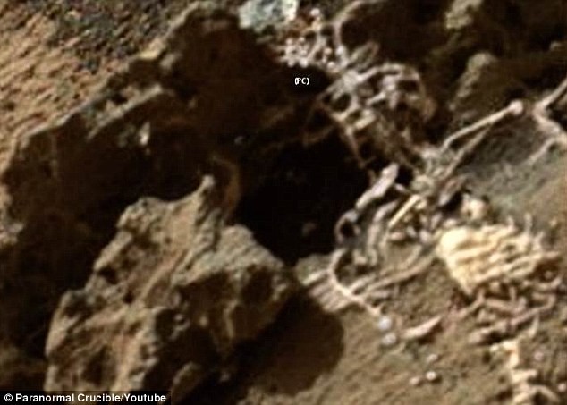 Một đoạn video được Paranormal Crucible đăng lên YouTube đã cho thấy những gì họ cho là một bộ xương còn nguyên vẹn của một vị vua hay chiến binh Sao Hỏa cổ đại nào đó.