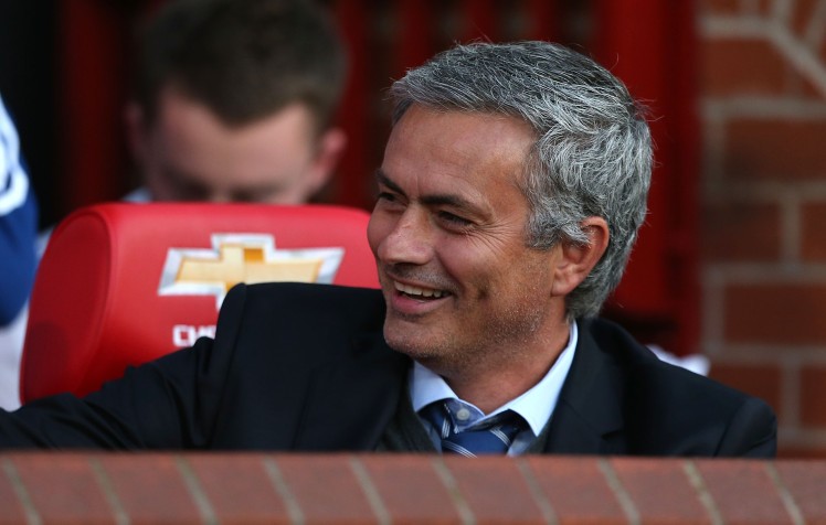 Mourinho chuẩn bị được M.U gia hạn hợp đồng.