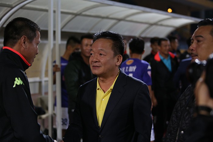 Bầu Hiển không thưởng cho Hà Nội FC dù thắng Quảng Nam.