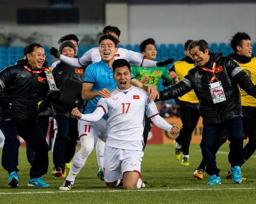 HLV Alfried Riedl ngưỡng mộ thành tích của U23 Việt Nam.
