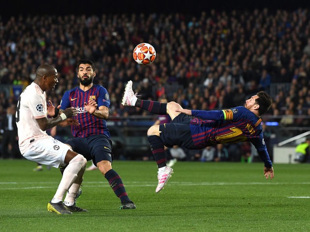 Messi tỏa sáng giúp Barcelona vượt qua M.U.