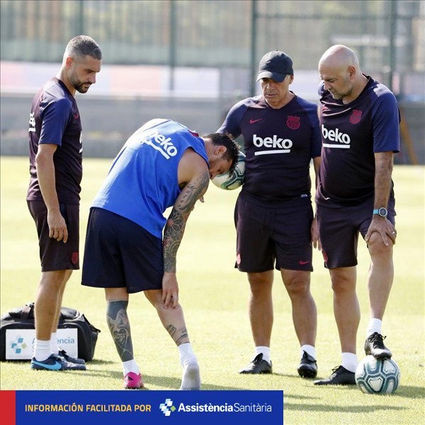Lionel Messi bất ngờ dính chấn thương trong lúc tập luyện.