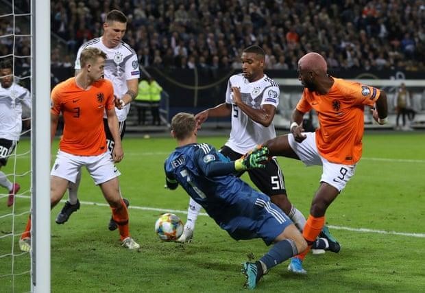 Hà Lan thắng Đức trong trận cầu 6 bàn thắng.