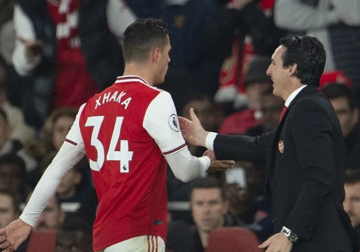 HLV Emery quyết định loại Granit Xhaka khỏi đội hình Arsenal đấu Liverpool.