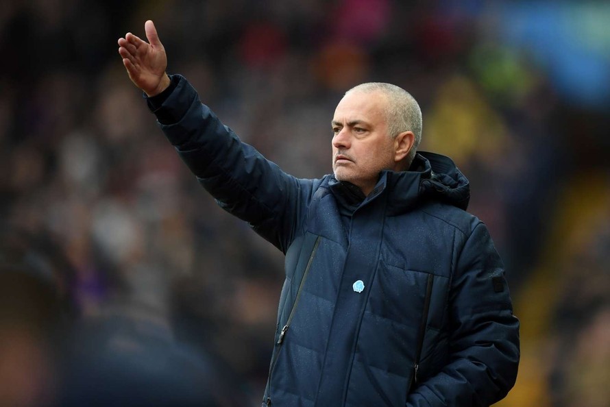 HLV Jose Mourinho tự tin sẽ giúp Tottenham đánh bại Chelsea một lần nữa.
