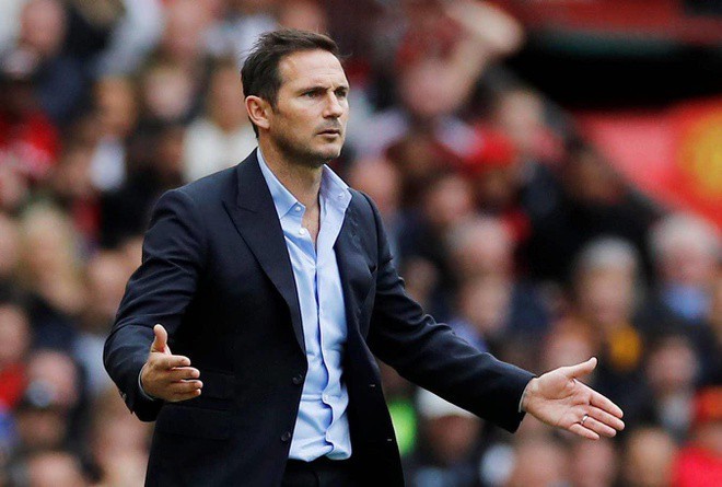 HLV Frank Lampard vui mừng khi Chelsea hạ Liverpool để đi tiếp tại FA Cup.