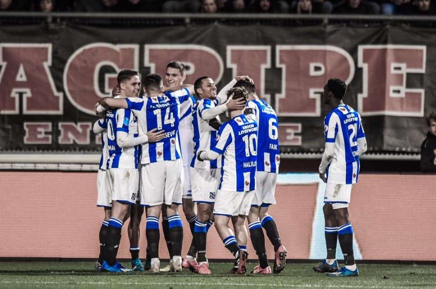 Trận đấu của SC Heerenveen với Willem II bị tạm hoãn vì dịch Covid-19.
