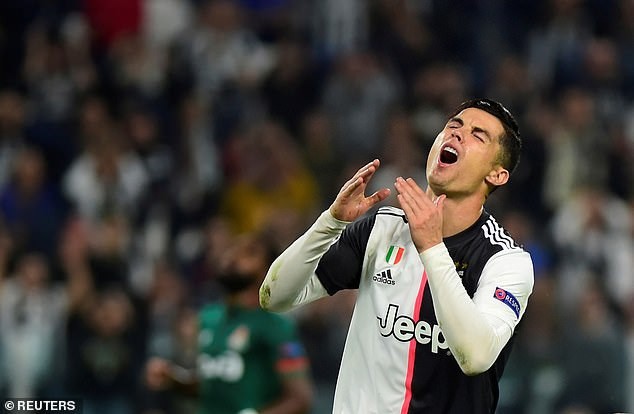 Cristiano Ronaldo từng có ý định rời Juventus để gia nhập PSG.