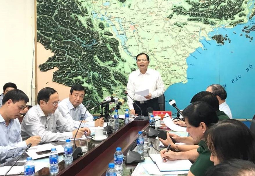 Bộ trưởng NN&PTNT Nguyễn Xuân Cường yêu cầu các địa phương chủ động cấm biển và lên phương án ứng phó với mưa lũ lớn