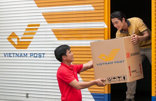Từ hôm nay (1/2), Vietnam Post tạm dừng chuyển khẩu trang, nước sát trùng, găng tay y tế ra nước ngoài.