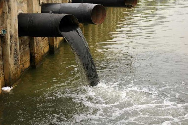 Nhiều vụ xả nước thải trái phép gây ô nhiễm ở các công trình thủy lợi đã được phát hiện, xử lý