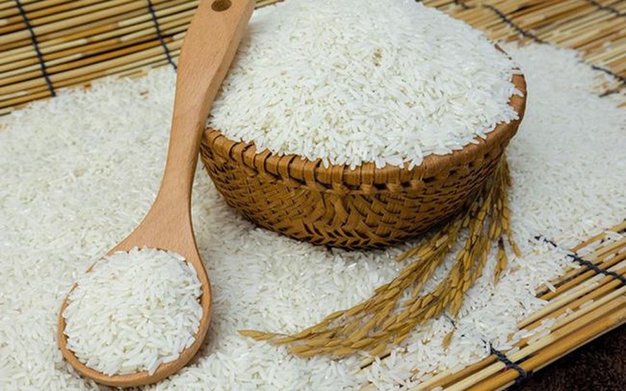 Nhiều cơ quản lý, chuyên gia phản ứng về phát ngôn của một thương nhân liên khi cho rằng 90 người Việt dùng gạo "bẩn", gây tổn hại đến ngành lúa gạo Việt Nam.