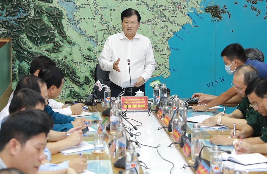 Phó Thủ tướng Trịnh Đình Dũng yêu cầu các bộ ngành, địa phương lên phương án ứng phó với bão số 5
