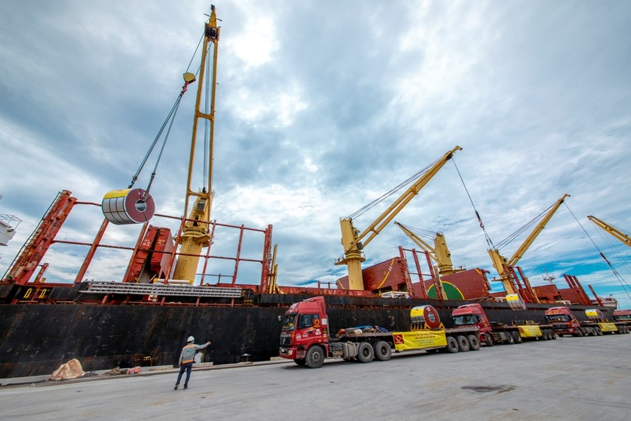 Tập đoàn Hoa Sen tổ chức xuất khẩu những lô hàng đầu năm Tân Sửu 2021 tại cảng Nghi Sơn 