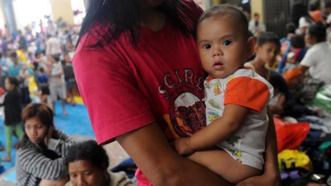 Người dân Philippines phải sơ tán đến những nơi trú ẩn an toàn 