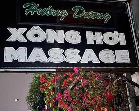 Kiểm tra cơ sở massage phát hiện nhân viên nữ thoát y phục vụ khách