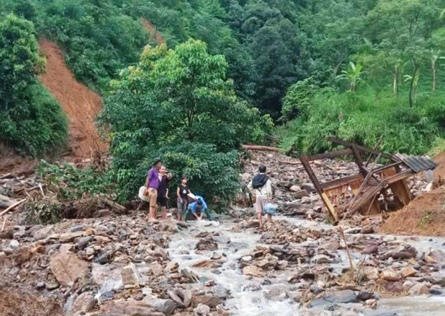 Hiện trường một gia đình bị lũ cuốn trôi tại xã An Lương, huyện Văn Chấn