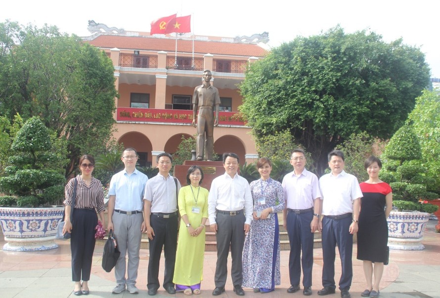 Đoàn đại biểu thanh niên Trung Quốc thăm Bảo tàng Hồ Chí Minh TPHCM