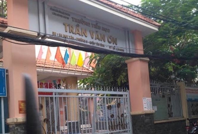 Trường tiểu học Trần Văn Ơn, quận Tân Bình, TPHCM nơi xảy ra sự việc