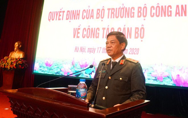 Trung tướng Đoàn Duy Khương công bố quyết định của Bộ trưởng Công an.