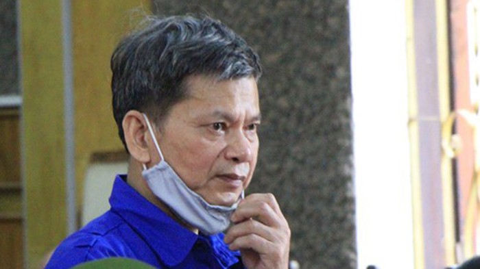 Bị cáo Lò Văn Huynh khai báo lý lịch tại phiên tòa sáng 21/5.