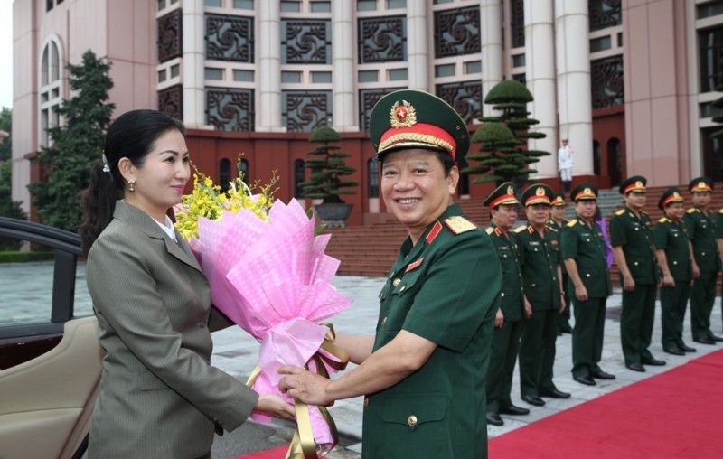 Lãnh đạo Tổng cục Chính trị QĐND Việt Nam đón trưởng đoàn cán bộ quân sự cấp cao Campuchia sang hội đàm