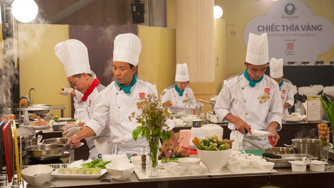 Các đội đầu bếp đang dự thi trong vòng sơ khảo khu vực Trung Trung bộ.
