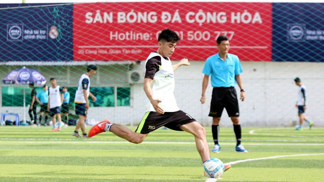 Cầu thủ nghiệp dư Việt Nam săn vé đến Madrid