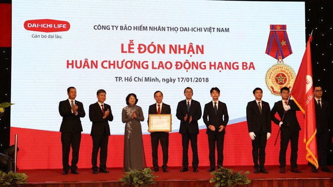 Công ty BHNT Dai-ichi Việt Nam nhận Huân chương Lao động Hạng Ba 